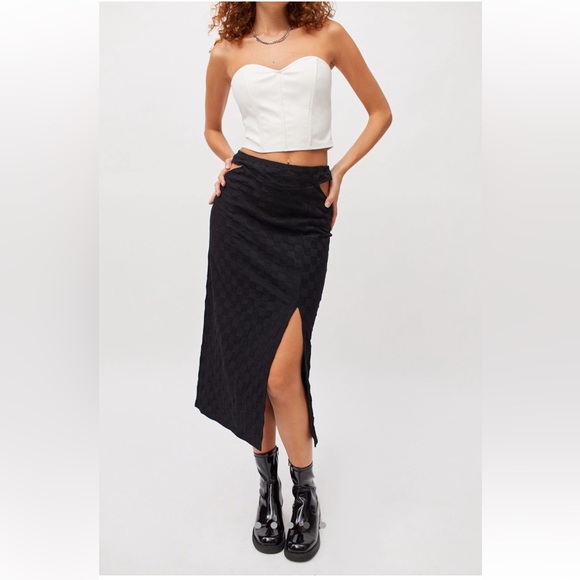 UO V-Strap Midi Skirt - Picture 6 of 7